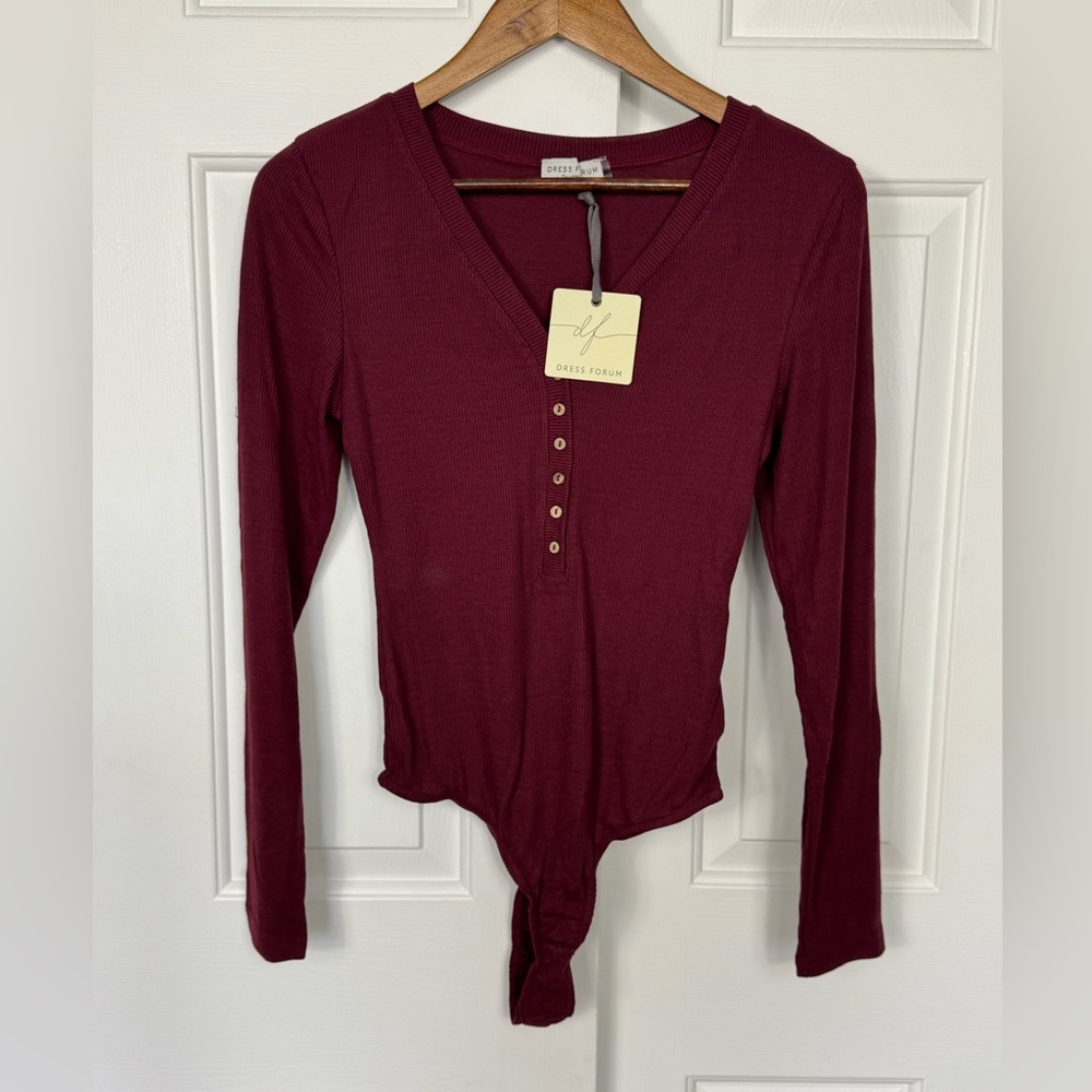 NWT DRESS FORUM Burgundy Ribbed‎ Bodysuit Size Small